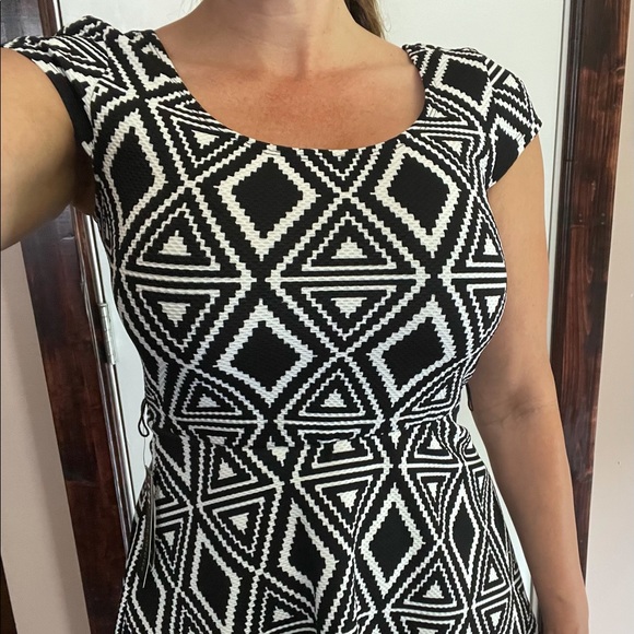 ***SOLD*** Black and White Skater Dress NWT Small - Picture 8 of 8